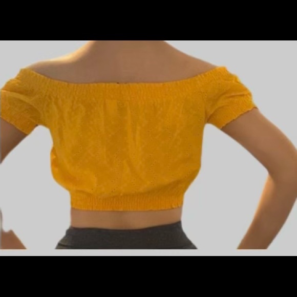 Yellow crop top in size small. - Picture 4 of 4
